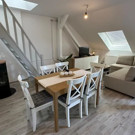 Gemuetliche Neurenovierte Dachgeschosswohnung Erfurt